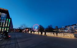 Mehr Lichterglanz und mehr Buden im Bürgerpark als letztes Jahr: Doch das Konzept Weihnachtsmarkt an zwei Standorten bleibt eine