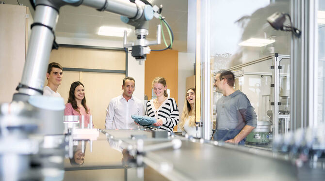 An der Hochschule Reutlingen gibt es in den fünf Fakultäten eine große Auswahl an MINT-Studiengängen.  FOTO: MEGER