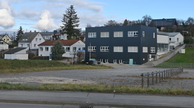 Ankunftszentrum Flüchtlinge Auf dieses 2.100 Quadratmeter große Firmenareal sollen 250 Menschen untergebracht werden.