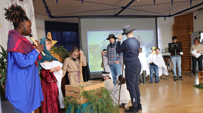 Schule Zum ersten Mal führten die Karl-Georg-Haldenwang-Schüler ein Weihnachtsmusical auf.