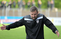 Ratlos und machtlos: Maik Stingel wird von seinen Aufgaben beim Oberliga-Team des SSV Reutlingen entbunden.  FOTO: BAUR