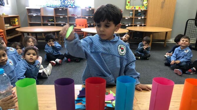 Ein palästinensisches Flüchtlingskind spielt in einem neuen Kindergarten in Bar Elias in der Bekaa-Ebene im Libanon.