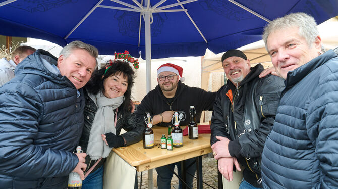 Achim Schwenk aus Degerschlacht (links) und Sabine Schurr aus Rottenburg treffen sich jedes Jahr mit ihren Freunden Piet (rechts