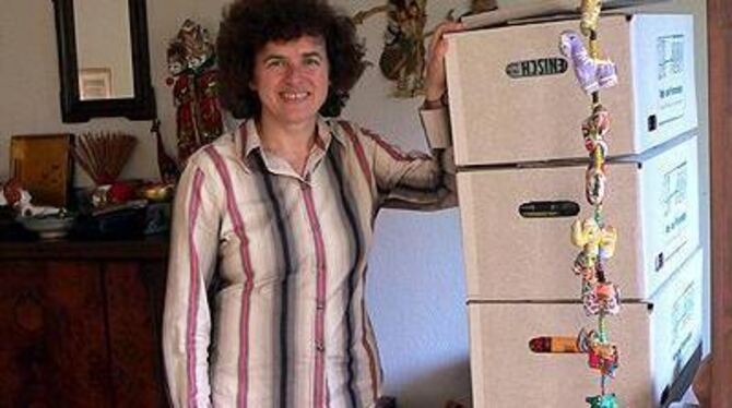 Hanna Hartmann hat noch eine Menge Umzugskartons zu füllen.
GEA-FOTO: VÖHRINGER Hanna Hartmann hat noch eine Menge Umzugskartons zu füllen.
GEA-FOTO: VÖHRINGER