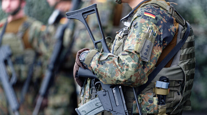 Nicht für jeden ist der Dienst in der Bundeswehr etwas. Doch eine allgemeine Dienstpflicht könnte der Armee, aber auch sozialen