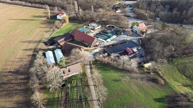 Das Hofgut Alteburg von oben.