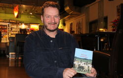 Ralf Failenschmid liebt Bad Urach und fasst seine Gefühle in Gedichte, nun hat er ein Buch über den Schäferlauf veröffentlicht -