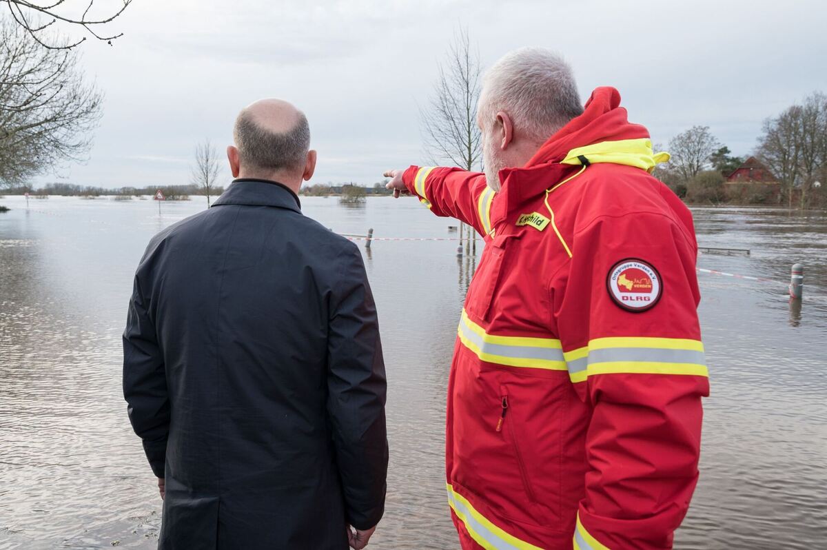 Im Hochwassergebiet Im Hochwassergebiet