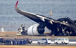 Flugzeugkollision in Tokio