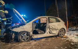 Totalschaden: Eines der beiden am ersten Unfall beteiligten Autos. 