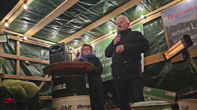 Gebhard Aierstock und Beate Müller-Gemmeke sind Redner beim Mahnfeuer bei Gomadingen-Steingebronn.