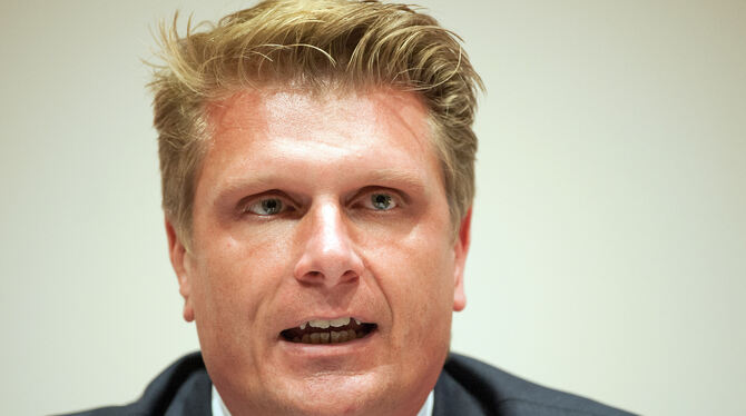 bwg, lsw, Wirtschaft, Auto, Elektro, Umwelt, Klima, Deutschland, USA, Brandenburg Thomas Bareiß pausiert nach Anfeindungen und zieht sich für mehrere Wochen in ein Kloster in Jersualem zurück.