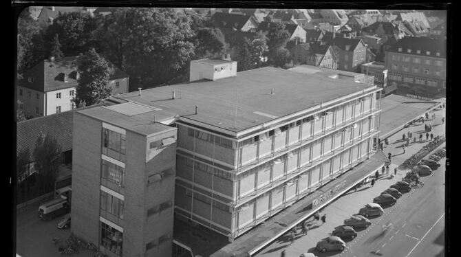 »Merkur« von oben: Die Aufnahme wurde wohl vom 1958 eingeweihten Hochhaus in der Karlstraße aus aufgenommen. Zu sehen ist dieses