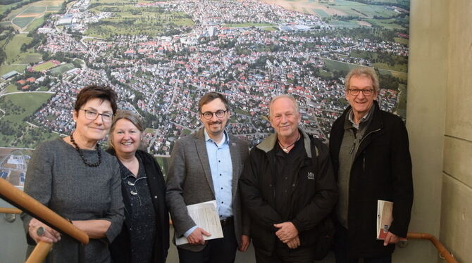 Gomaringen Quartier Angela Hammer, Regina Stiehle-Braun, Steffen Heß, Thomas Schaper und Johannes Rothmund wollen das Leben in Gomaringen für Senior