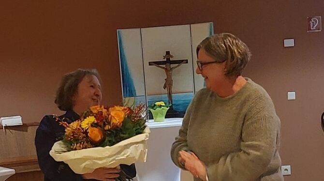 Karin Rudolf (links), Hausleiterin im Samariterstift und Mitgestalterin des Alb-Hospizes, geht in den Ruhestand.  FOTO: PRIVAT
