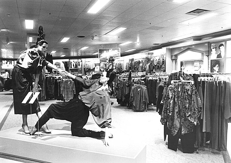 August 1986 - Reutlinger Horten August 1986 - Mode-Präsentation nach einem Umbau des damaligen »Horten«.