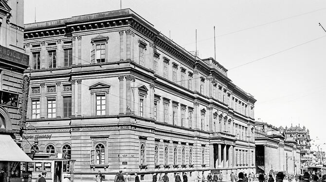 Im Kronprinzenpalais beim Königsbau fanden die ersten Messen der Handelshof AG statt.  FOTO: ARCHIV STUTTGART-ALBUM