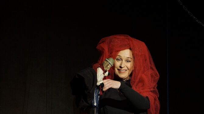 Janne Wagler als Mechthild.