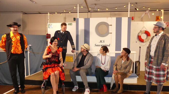 »Schiff über Bord«: Die Theaterleut aus Walddorfhäslach spielten jetzt in Riederich.