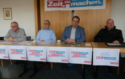 Mit (von links) Rüdiger Hofmann, Ewald Heinzelmann, Steffen Mohl und Thomas Reusch  fordert die Kreishandwerkerschaft die Politi