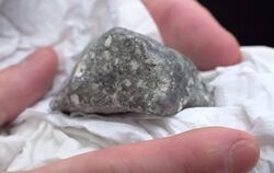Gefundenes Meteoritenteil
