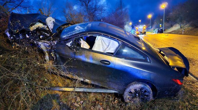 Autofahrer stirbt nach Frontalzusammenstoß in Pforzheim