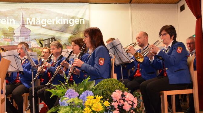 Die Aktivkapelle des Musikvereins Mägerkingen ließ im Konzert am Samstag mit ihren Klängen Filme vor dem gestigen Auge des Publi