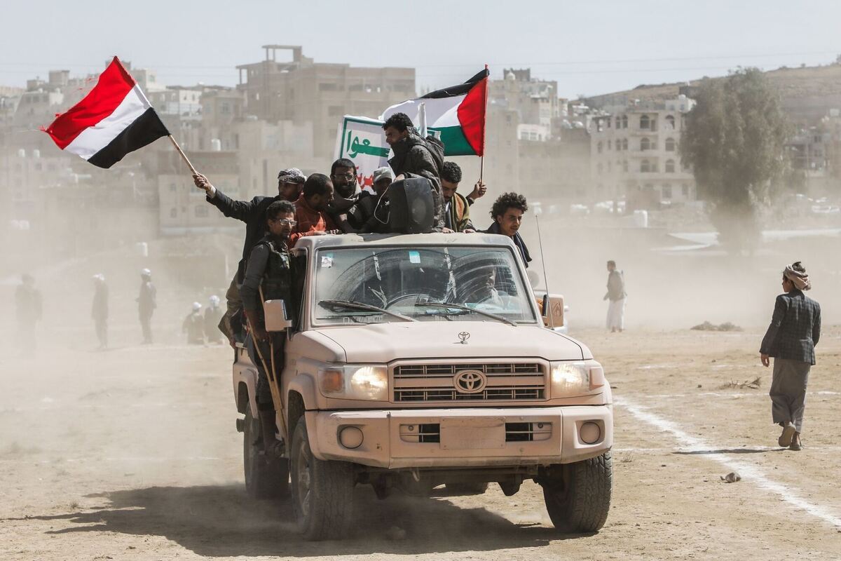 Huthis demonstrieren