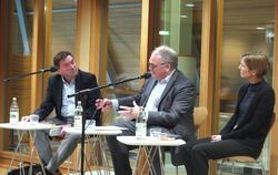 Buchvorstellung mit Podium über Friedrich List: Autor Roland Brecht (links) im Gespräch mit Moderator Dietmar Rieg und Prof. Dr.