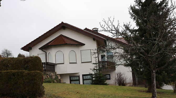 In diesem Haus in Bleichstetten sollen – wenn’s nach Plan läuft, schon ab Mai – bis zu zwölf Kinder betreut werden.   FOTO: REIS