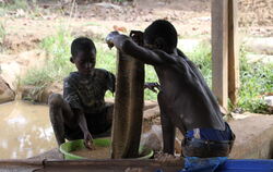  Ein Drittel des ghanaischen Goldes stammt aus kleinen Minen, in denen Tausende von Kindern arbeiten.   