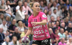 Spielmacherin Sandra Erlingsdottir ist schwanger.  Die Isländerin will  in der Saison 2024/25  ihr Comeback für die TuS geben.  