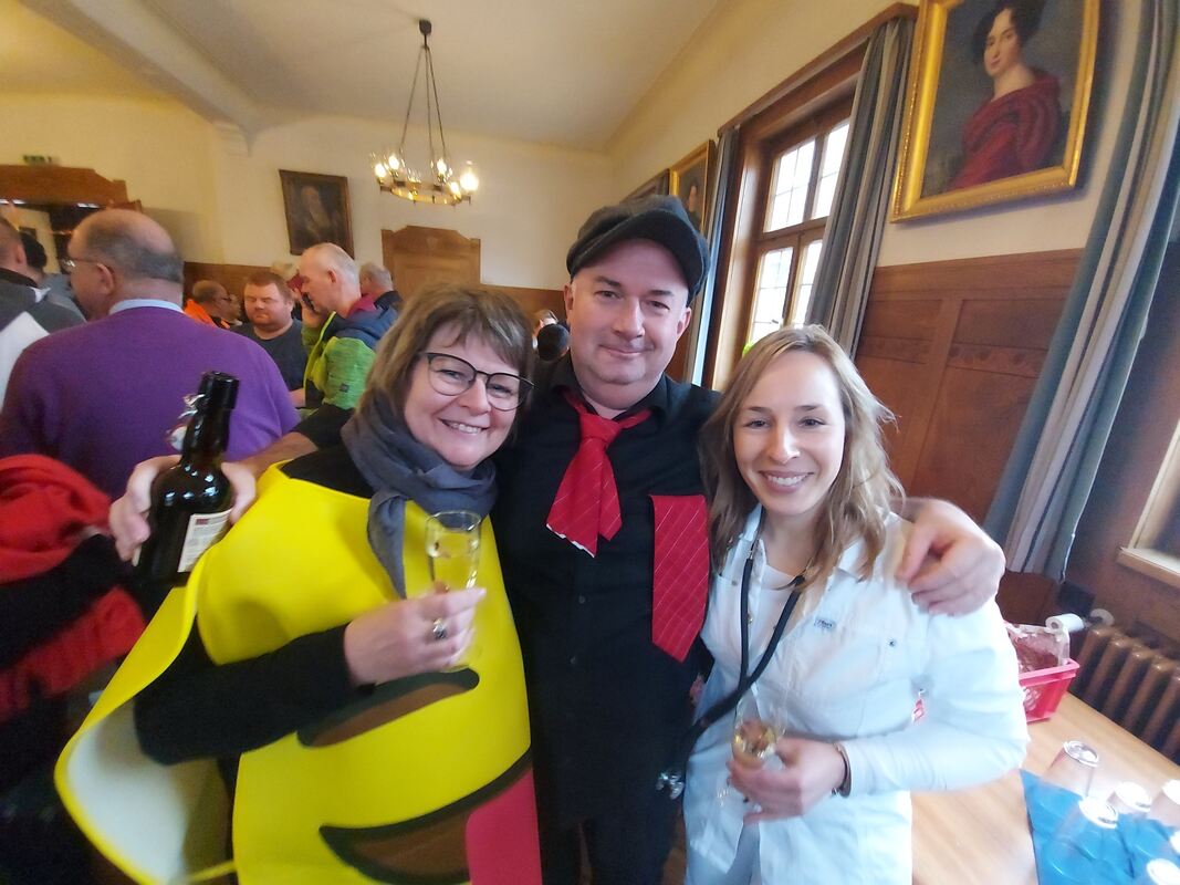 Urachs närrische Mitarbeiter Urachs närrische Mitarbeiter