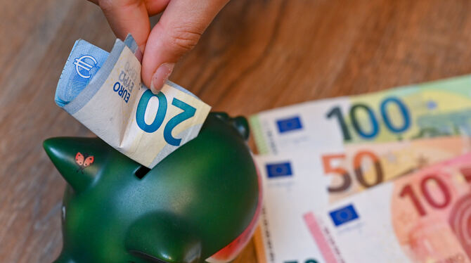 sparschwein Bevor der Tübinger Haushalt in Kraft treten kann, ist die Genehmigung durch das Regierungspräsidium erforderlich.