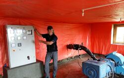 Wolfgang Henzler aus Unterhausen brachte mit dem Verein eine Turbine für die Stromerzeugung nach Nepal. 