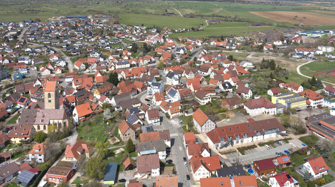 Bürgermeister Joseph Reichert war 27 Jahre lang im Amt. Am Montag stellen sich seine potenziellen Nachfolger um 19 Uhr in der Bu