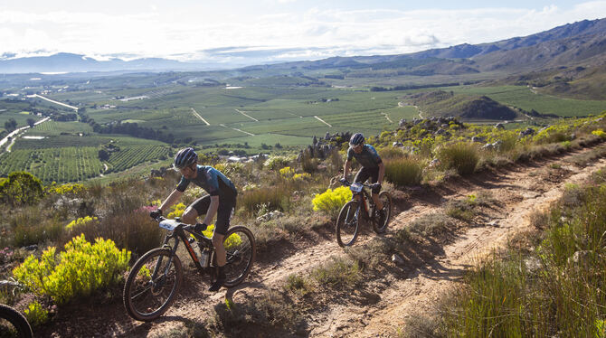 Martin Frey (links)  muss in diesem Jahr auf den Start beim Cape-Epic-Wettbewerb in Südafrika (Bild), einem seiner Lieblings-Ren