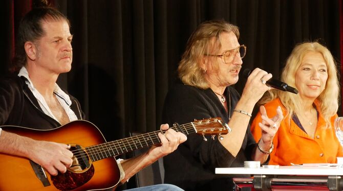 Deutschlands bekannteste Notärztin Dr. Lisa Federle las am Samstagabend in der Reutlinger Kreissparkasse aus ihrem zweiten Buch,