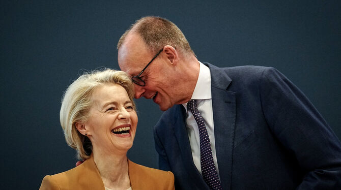Haben gut lachen: Friedrich Merz und Ursula von der Leyen. FOTO: NIETFELD/DPA
