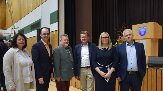 Sie wollen Rathauschef werden: Desiree Sallwey (links), Simon Wagner, Jan Bartholomä, Thomas Michael Wiech, Anette Buess und Wol