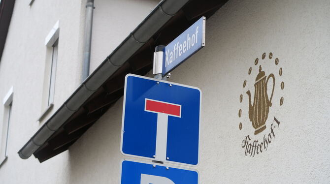Diese Straße im Zentrum von Häslach heißt Kaffeehof. Und sie hat etwas mit dem beliebten Getränk zu tun.