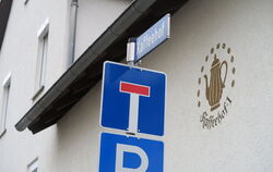Diese Straße im Zentrum von Häslach heißt Kaffeehof. Und sie hat etwas mit dem beliebten Getränk zu tun.