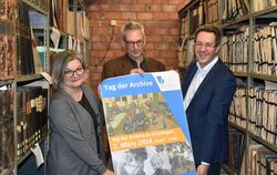 Beteiligen sich am »Tag der Archive« (von links): Andrea Anstädt (BruderhausDiakonie), Dr. Roland Deigendesch (Stadtarchiv) und 