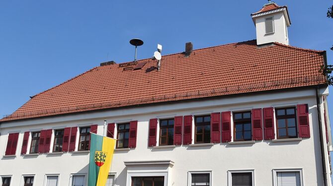 Auch das Grafenberger Rathausdach wird als Möglichkeit für eine Photovoltaikanlage betrachtet. Das  letzte Wörtchen hat hier abe