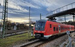 Die Ammertalbahn hatte in der Vergangenheit viel mit Ausfällen und Streckensperrungen zu kämpfen. FOTO: SCHITZ
