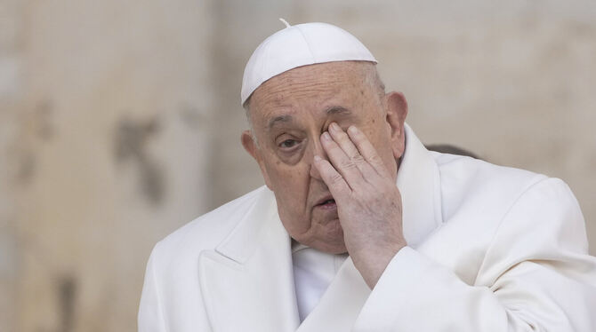 Papst Franziskus ruft zu  Verhandlungen im Ukraine-Krieg auf und wird dafür hart kritisiert.