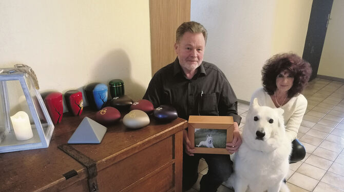 Hans-Joachim Flemming und seine Frau Birgit haben im Kreis Tübingen ein Tierkrematorium.