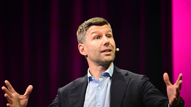 Thomas Hitzlsperger spricht offen über sein bewegtes Leben. Jüngst veröffentlichte er ein Buch.