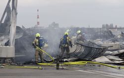 Brand bei Flüchtlingsunterkunft am Flughafen Tegel