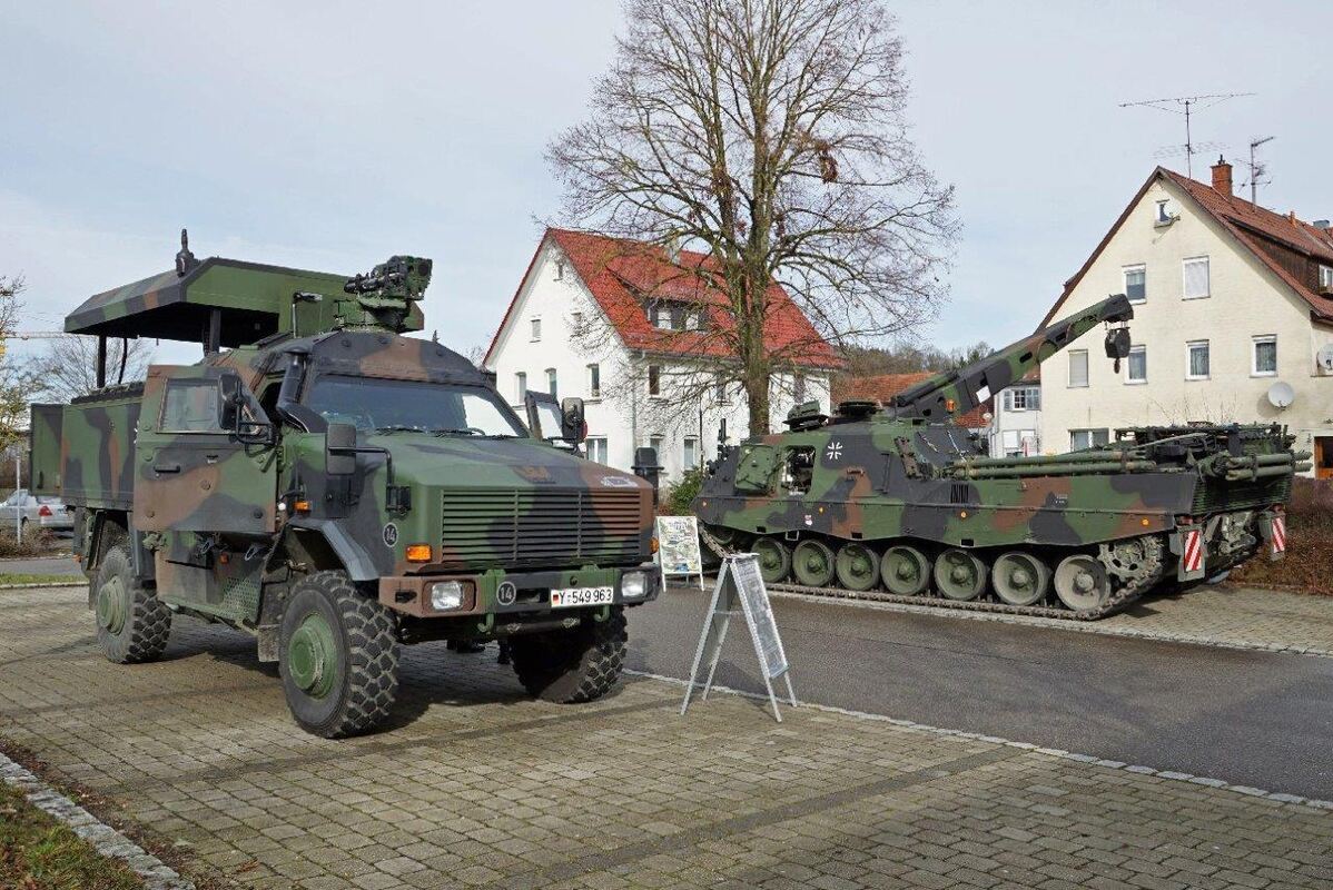 03_24_Waffenschau_03